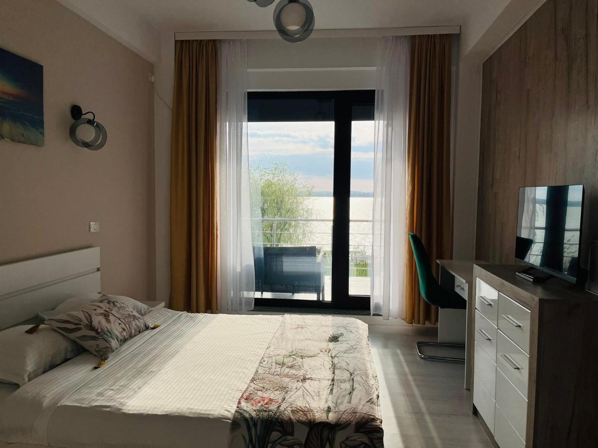 Roapart- Sunset Dream Apartament 2 Dormitoare Vedere Lac Si Parcare مامايا المظهر الخارجي الصورة